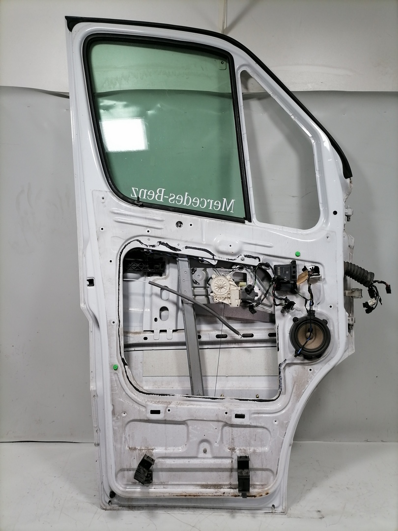 Mercedes Sprinter 906 original T&uuml;r vorn links Wei&szlig; Bj.2017